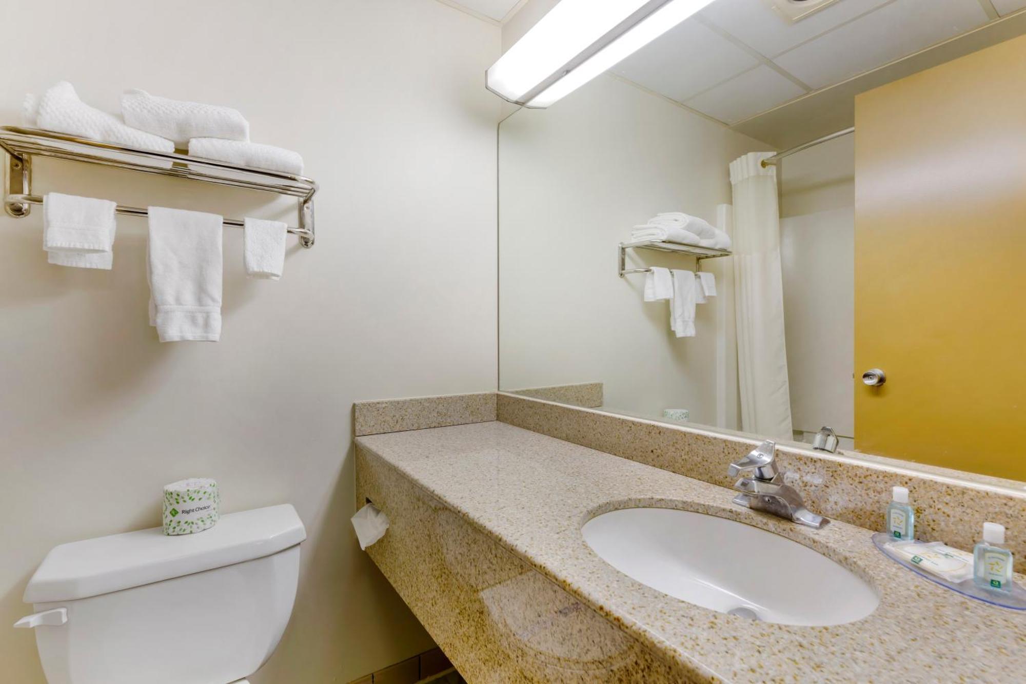 Quality Inn Near Cedar Point - Huron, Sandusky Oh Exterior photo
